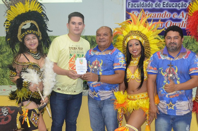 Feira vai oferecer produtos orgânicos, artesanato, música e poesia